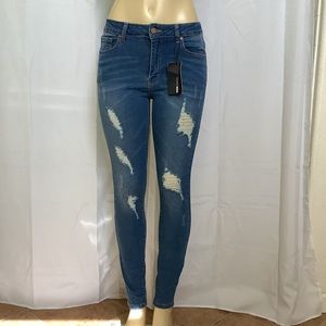 NWT. FashionNova Jeans. Size: 9